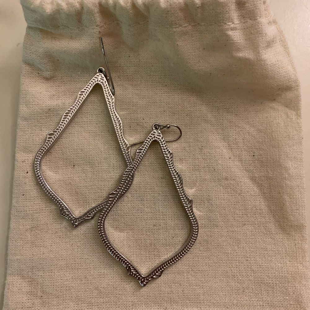 Sophee drop earrings